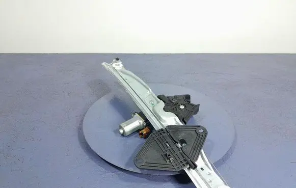 Dacia Sandero Front door window regulator with motor 807207678R