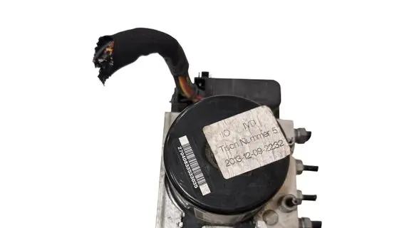 Ford Focus ABS Pump BV612C405AL