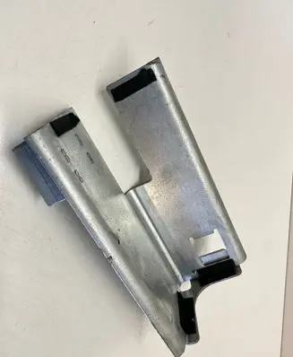 Volkswagen Touareg I Battery bracket 7L0801387