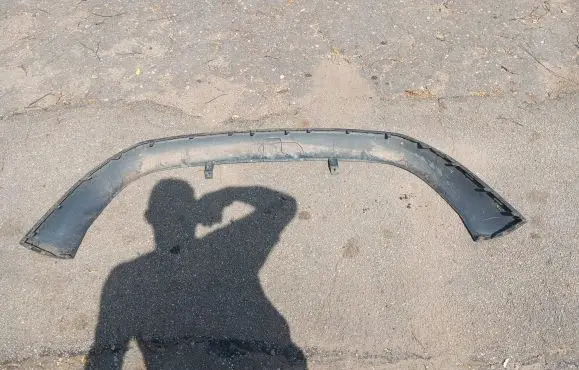 Front bumper lip