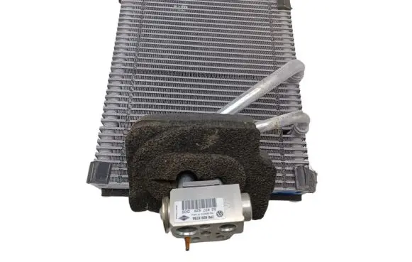 Volkswagen Touareg II Air conditioning (A/C) radiator (interior) 52434459 7P0820679A