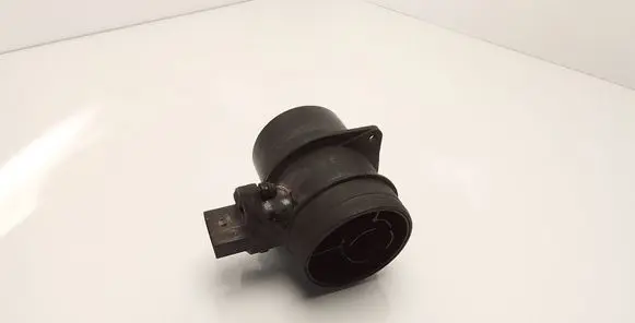 Volkswagen Touran I Mass air flow meter 074906461B 0281002461