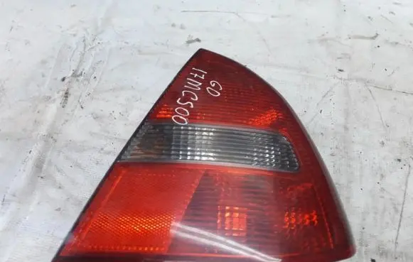 Mitsubishi Carisma Rear/tail lights