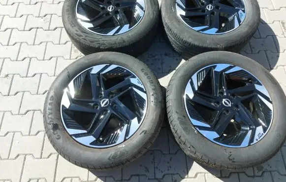 Nissan Qashqai J12 R18 alloy rim HN24J