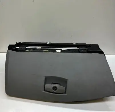 BMW 5 E60 E61 Glove box 7034080 121451