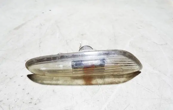 BMW 5 E60 E61 Front fender indicator light