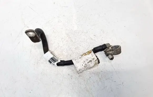 Volkswagen Touran I Positive cable (battery) 
