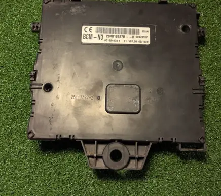 Renault Master III Comfort/convenience module 284B18927R 0019949781 00173107