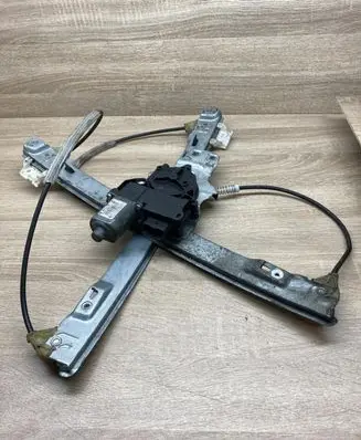 Citroen C5 Front door window regulator motor 128000782 0130822445