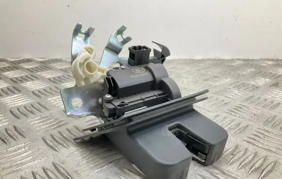 Audi Q2 - Tailgate/trunk/boot lock/catch/latch 8W9827505C