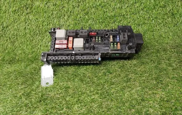 Mercedes-Benz E W212 Fuse module 168298