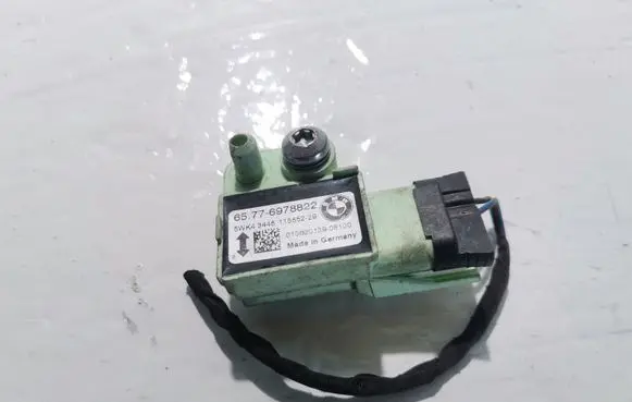 BMW 5 E60 E61 Airbag deployment crash/impact sensor 6978822