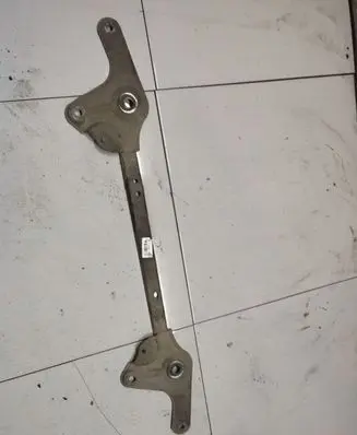Renault Laguna III Engine mounting bracket 