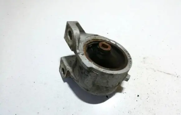 Honda HR-V Engine mount bracket