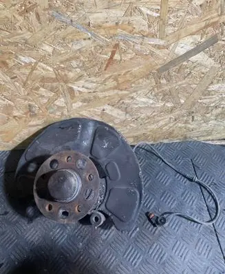 Mercedes-Benz E W212 Front wheel hub