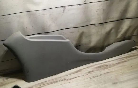 Mercedes-Benz R W251 Center console decorative trim A2516800407