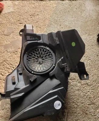 Audi A5 8T 8F Subwoofer speaker 8F0035382