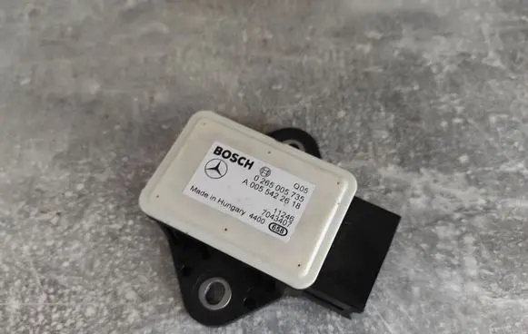Mercedes-Benz E W212 ESP acceleration yaw rate sensor A0055422618 0265005735