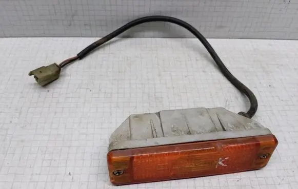 Volkswagen Jetta II Front indicator light 171953049