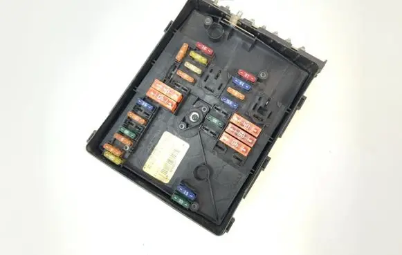 Volkswagen Golf V Fuse module 1K0937125 017183071