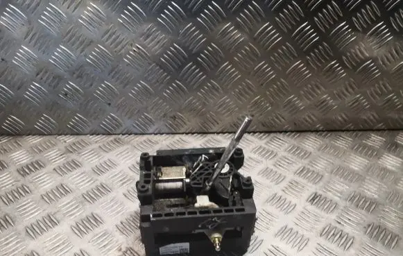 Jaguar XJ X350 Gear selector 2W937K004AM