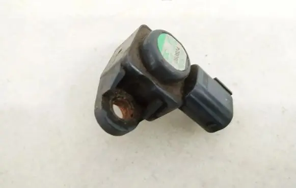 Mercedes-Benz R W251 Air pressure sensor A0051535028 063824
