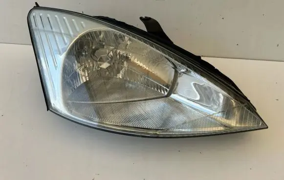 Ford Focus Headlight/headlamp 1M5113005