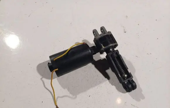 Hyundai Santa Fe Seat belt adjustment motor 03376956