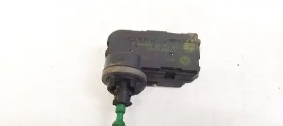 Headlight level adjustment motor