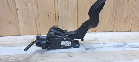 Mazda 2 Accelerator throttle pedal 6PV00856700 2S619F836AA