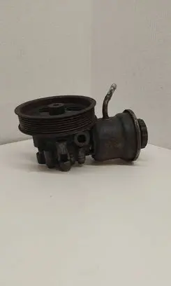 Toyota Avensis T250 Power steering pump 121801