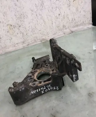 Hyundai Tucson IV NX4 A/C compressor mount bracket 