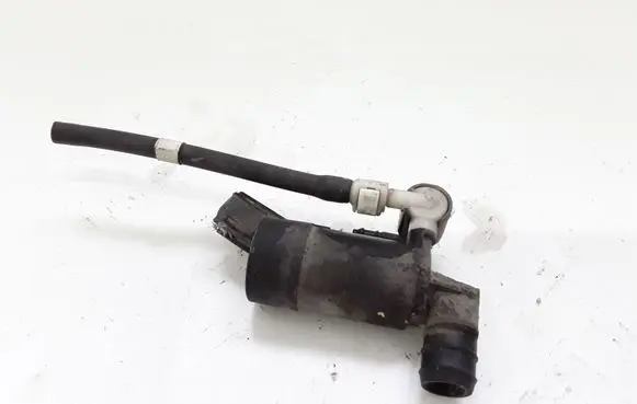 Ford Focus Windscreen/windshield washer pump BV6117K624BB