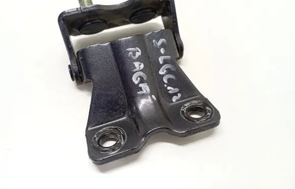 Subaru Legacy Tailgate/trunk/boot hinge