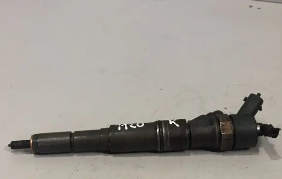 BMW 5 E39 Fuel injector 0445110047 7785984