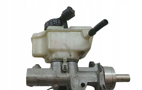 Master brake cylinder