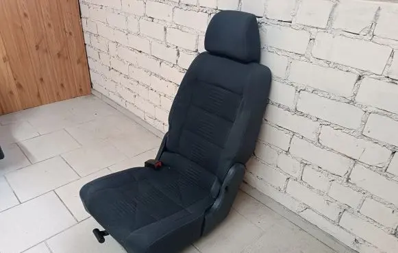 Volkswagen Touran I Rear seat 
