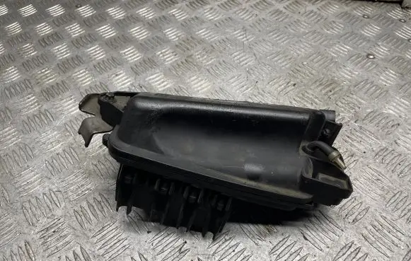 Vacuum air tank