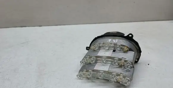 BMW 3 E90 E91 Front indicator light E412662