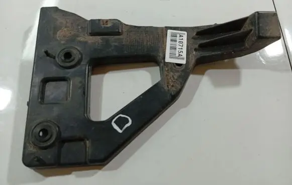 Audi A6 S6 C6 4F Front bumper mounting bracket 13672