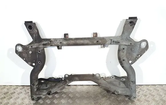 Mercedes-Benz C W204 Front subframe A2046281057