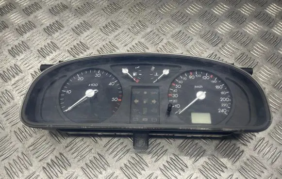 Renault Laguna II Speedometer (instrument cluster) 8200218863