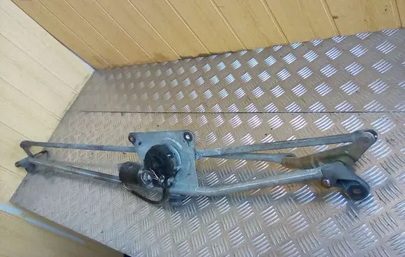 Front wiper linkage