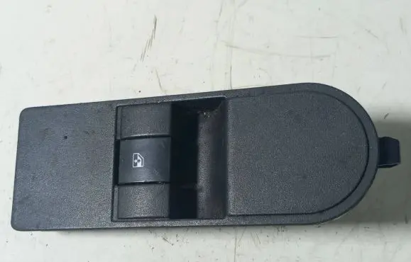 Opel Zafira B Electric window control switch 13228709 5011 2027