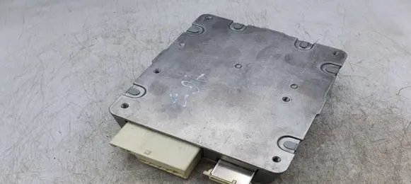 Toyota Avensis T270 Steering rack control module 6900001685 JL501000352 1129002512