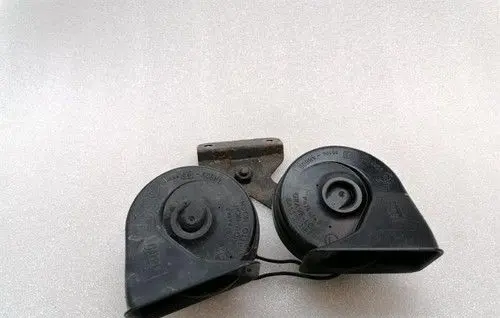 Aston Martin V8 Horn signal AD2313A803BB