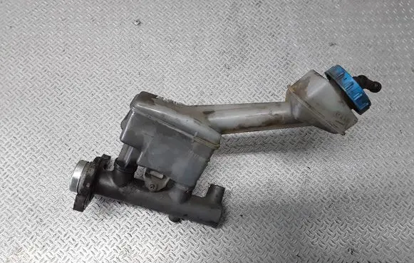 Nissan Primera Master brake cylinder