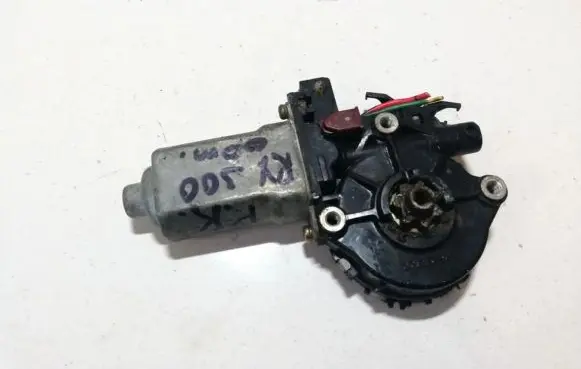 Toyota Urban Cruiser (XP110) Front door window regulator motor 8571048060 85710-48060