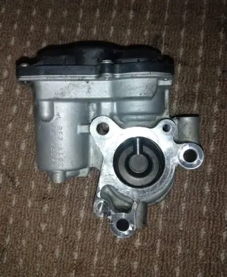 Renault Trafic III (X82) EGR valve 147100361R