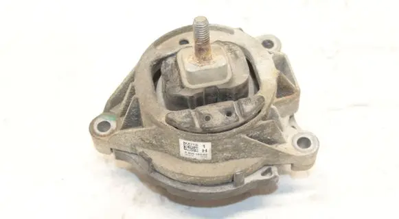 BMW 3 F30 F35 F31 Engine mount bracket 6856183